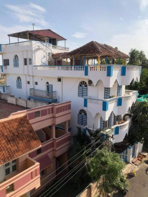 Гостиница Holi-Wood Guesthouse  Пудучерри